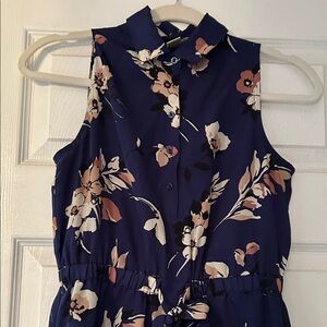 Women’s size small Loft Dress great condition. Navy blue with print